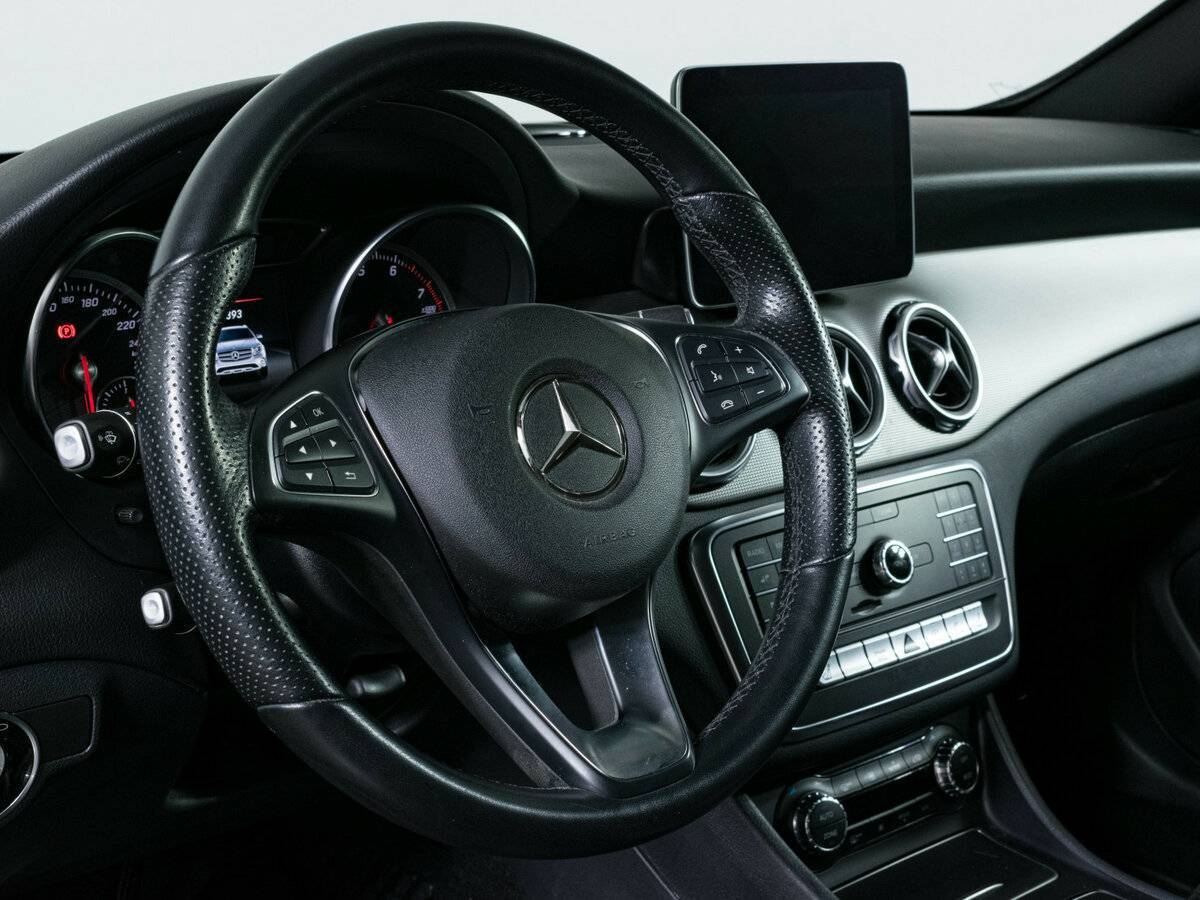 Mercedes-Benz GLA с пробегом — 2019 год. Фото: #12