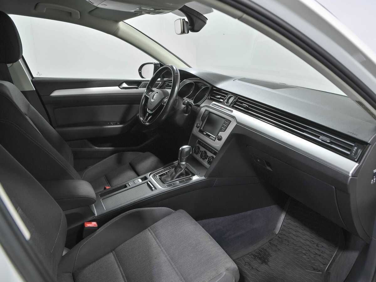 Volkswagen Passat с пробегом — 2015 год. Фото: #16