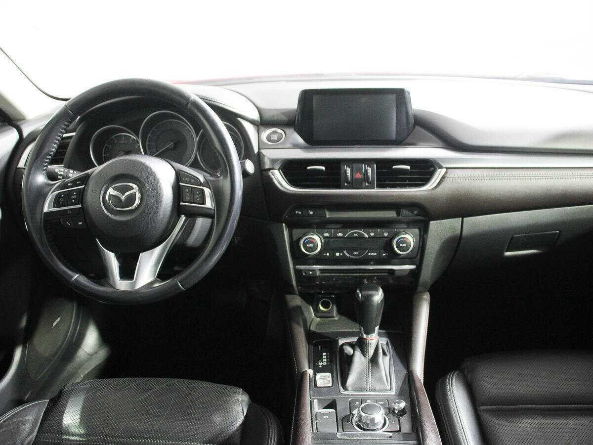 Mazda 6 с пробегом — 2015 год. Фото: #9