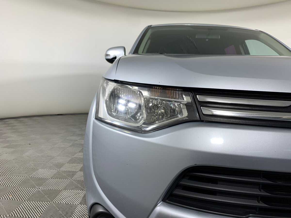 Mitsubishi Outlander с пробегом — 2013 год. Фото: #9