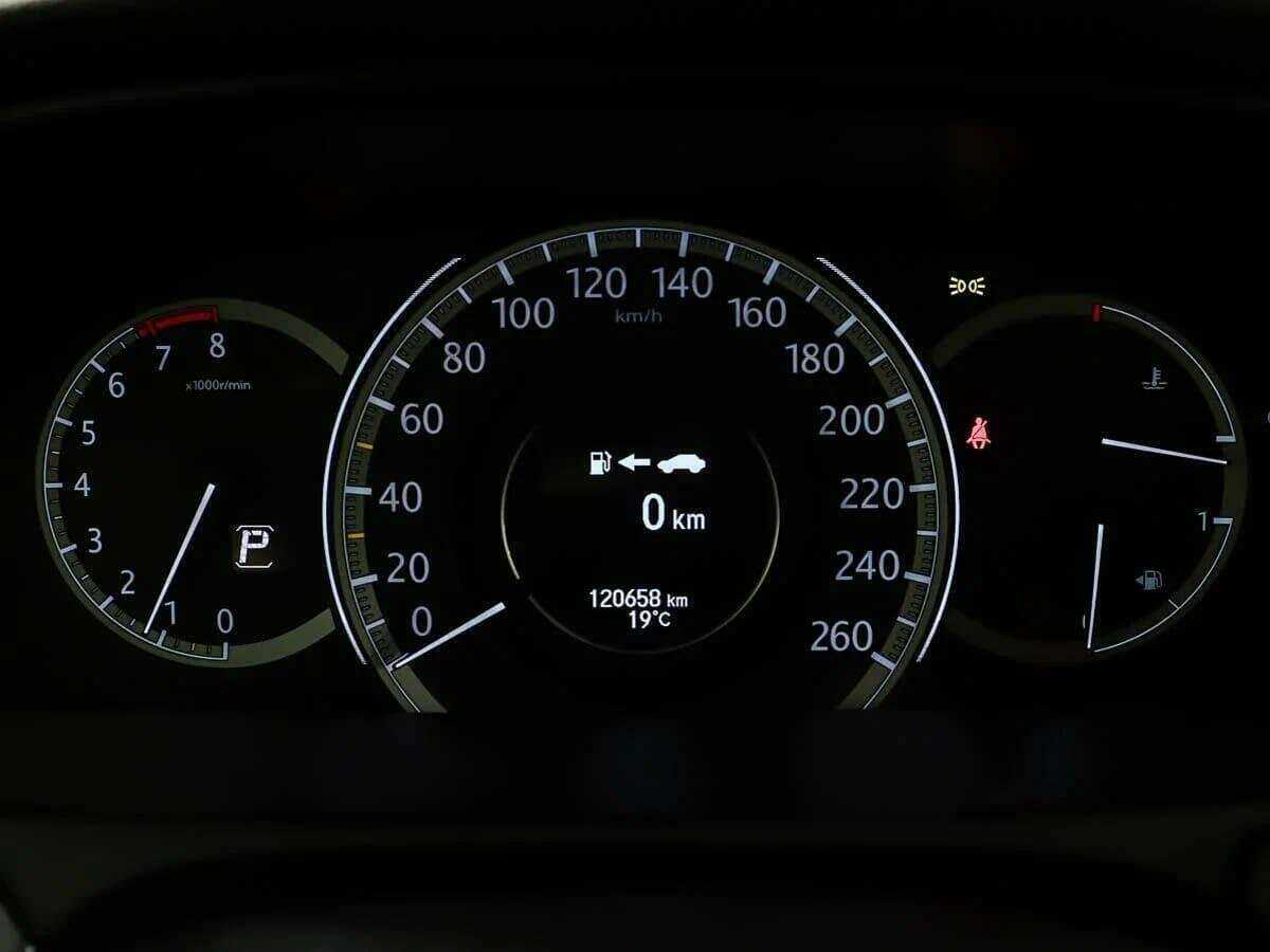 Honda Accord с пробегом — 2013 год. Фото: #10