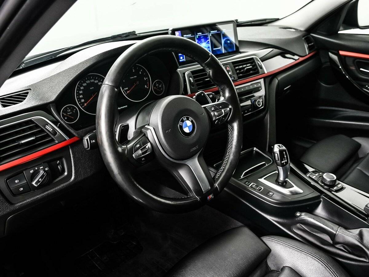 BMW 3 серии с пробегом — 2015 год. Фото: #12