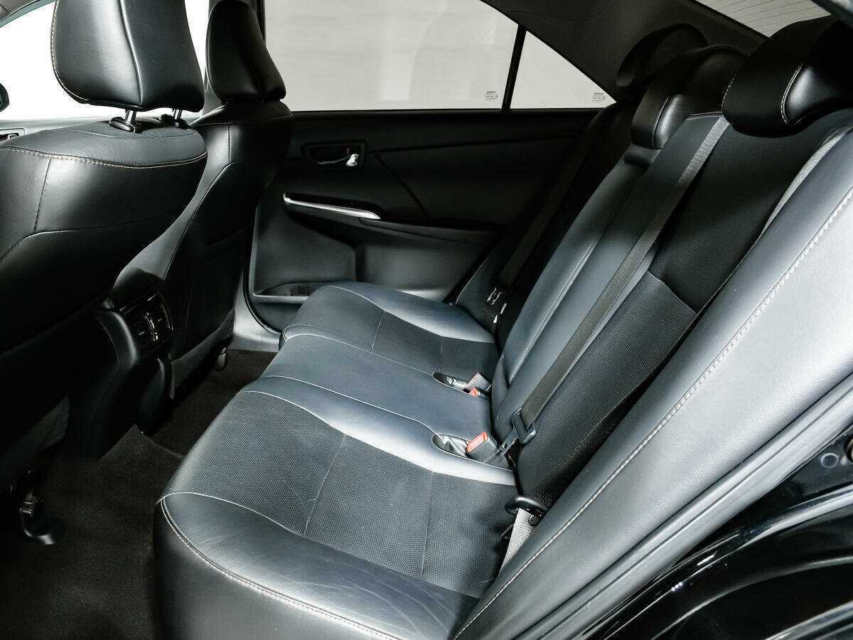 Toyota Camry с пробегом — 2016 год. Фото: #10