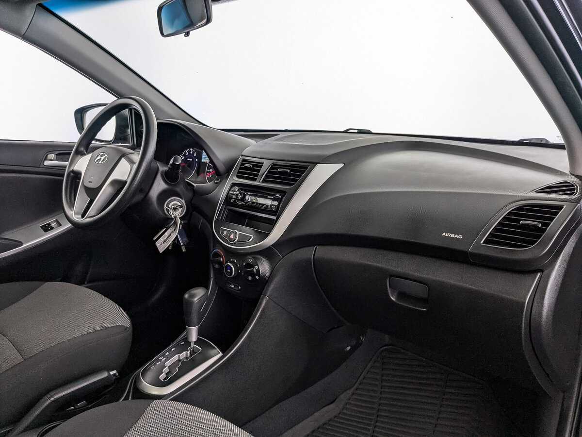 Hyundai Solaris с пробегом — 2013 год. Фото: #8
