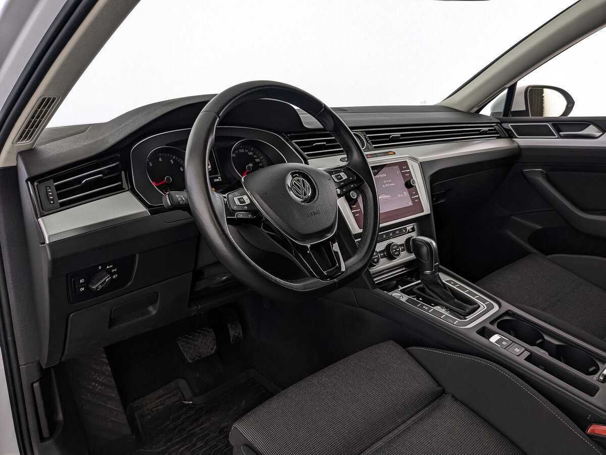 Volkswagen Passat с пробегом — 2019 год. Фото: #14