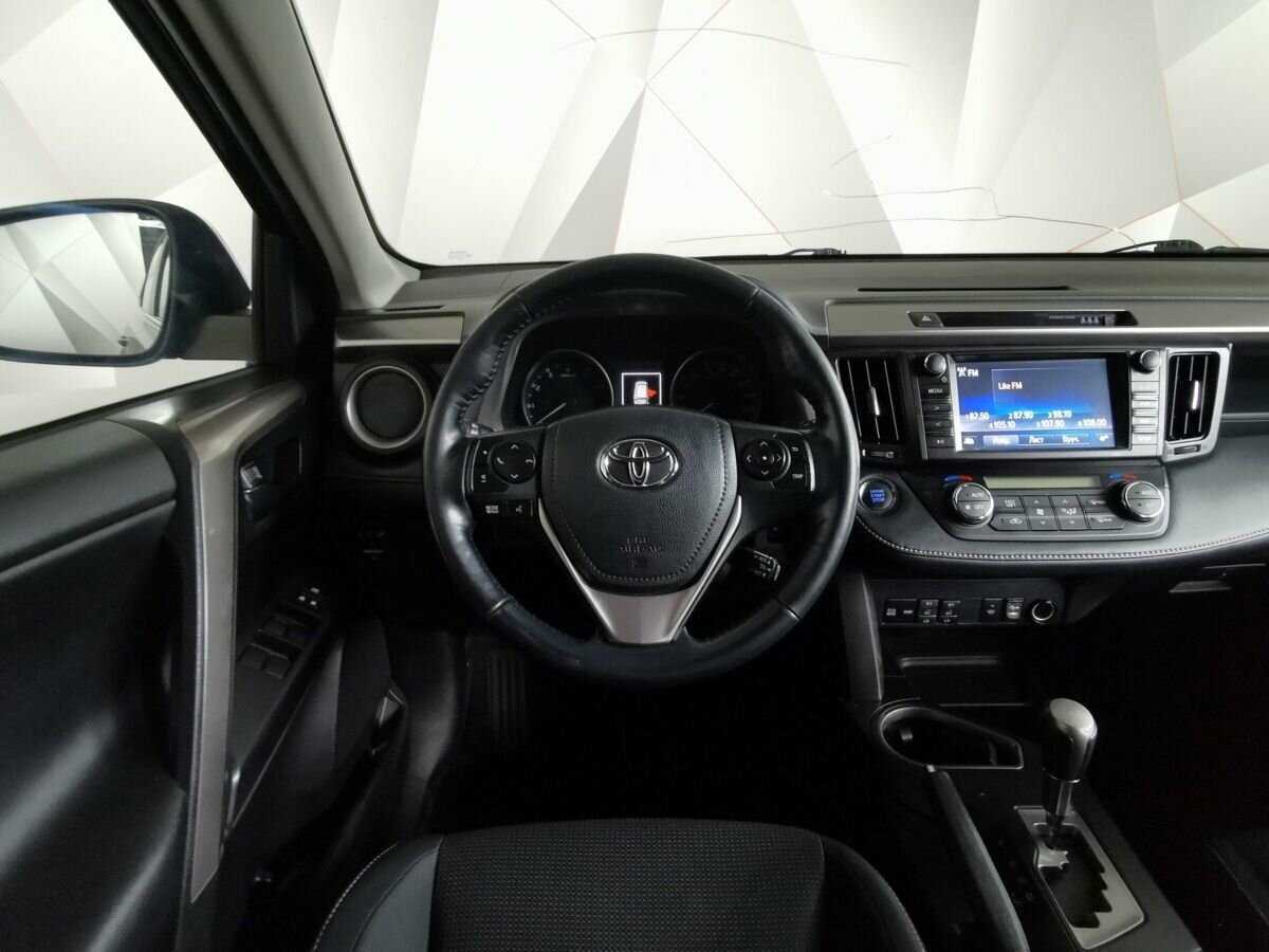 Toyota RAV4 с пробегом — 2018 год. Фото: #13