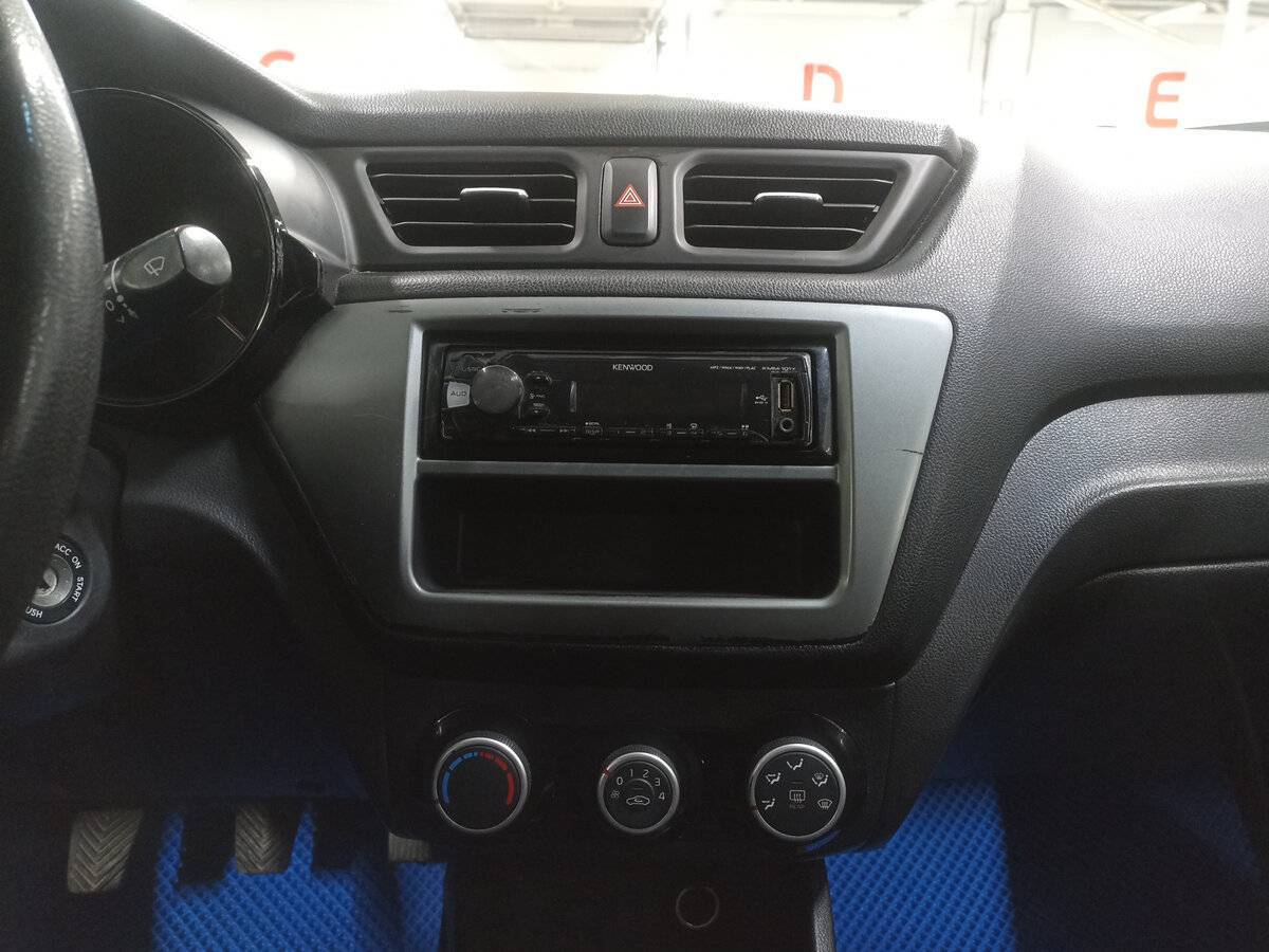 Kia Rio с пробегом — 2015 год. Фото: #14