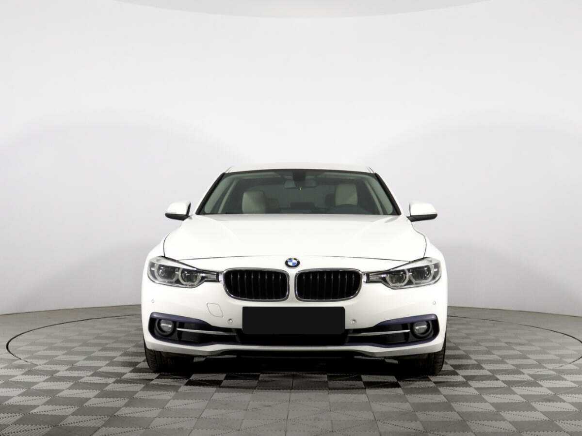 BMW 3 серии с пробегом — 2016 год. Фото: #1