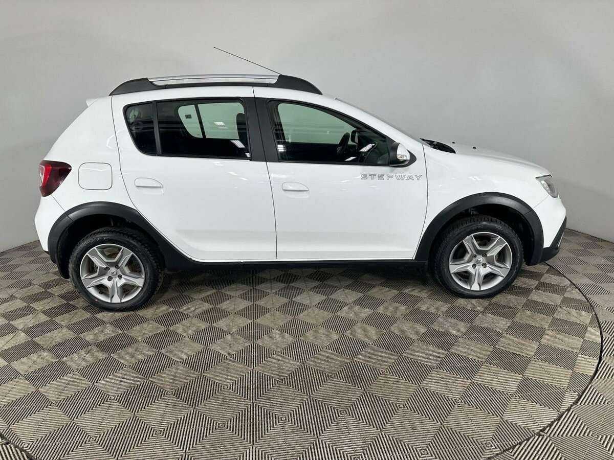 Renault Sandero с пробегом — 2019 год. Фото: #3