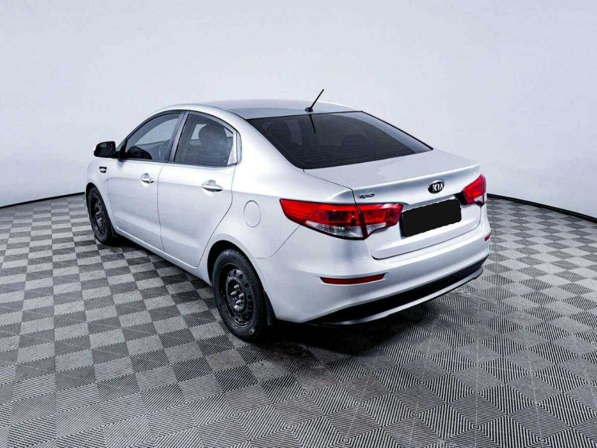 Kia Rio с пробегом — 2015 год. Фото: #6