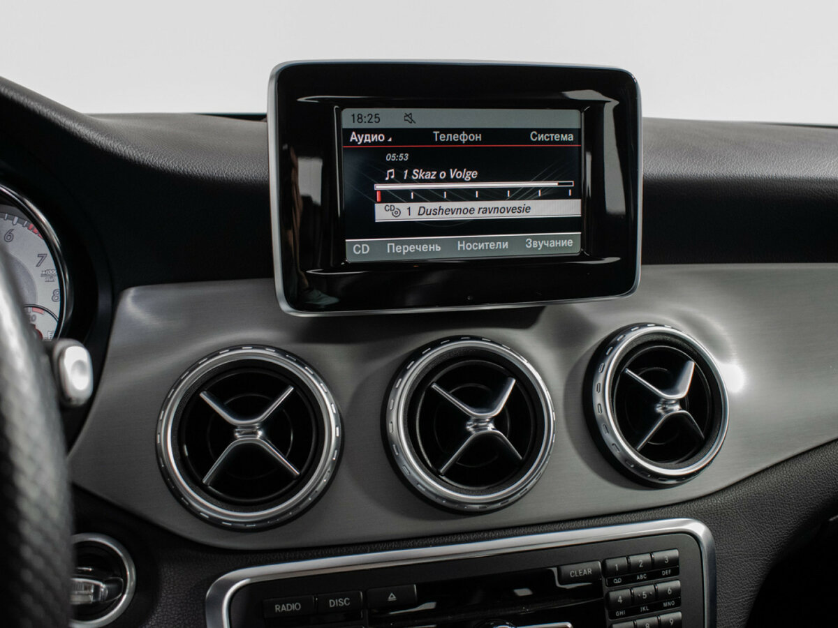 Mercedes-Benz GLA с пробегом — 2015 год. Фото: #14