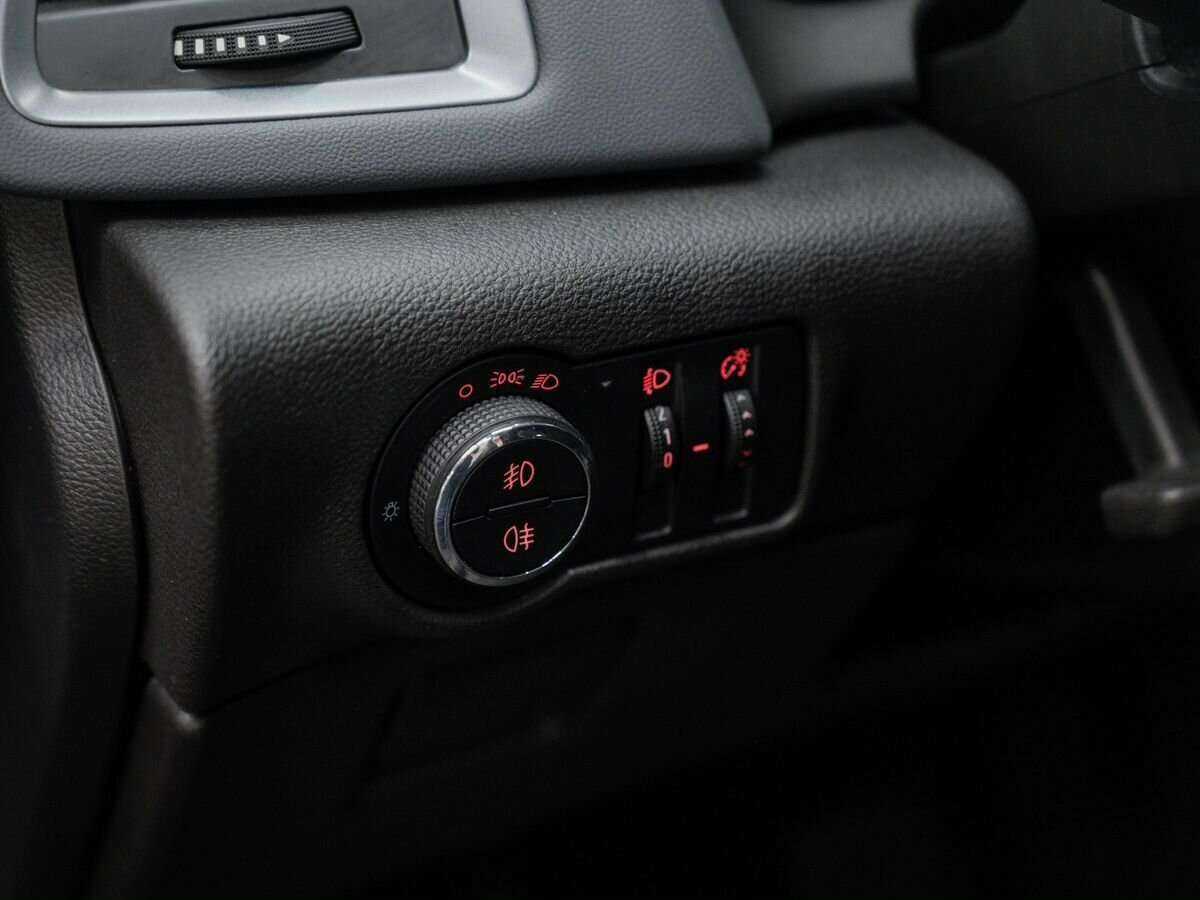 Opel Astra с пробегом — 2013 год. Фото: #14