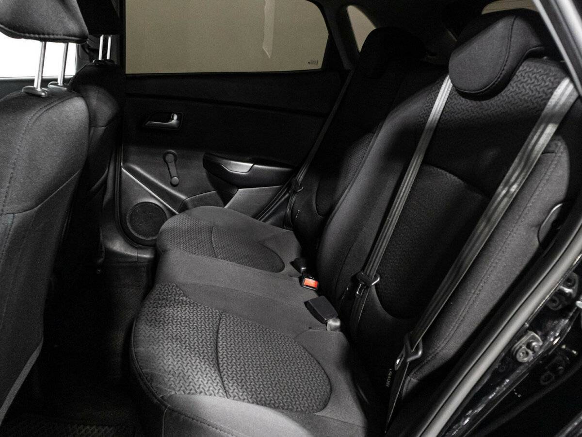 Kia Rio с пробегом — 2015 год. Фото: #9