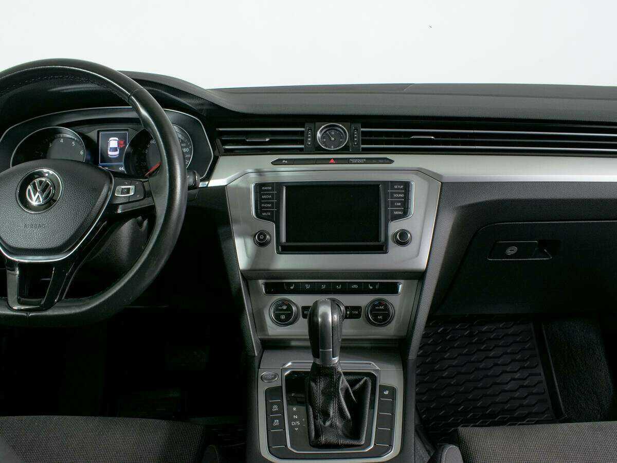 Volkswagen Passat с пробегом — 2017 год. Фото: #7