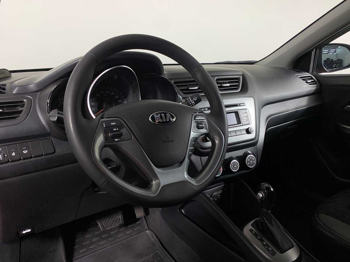 Kia Rio с пробегом — 2017 год. Фото: #9