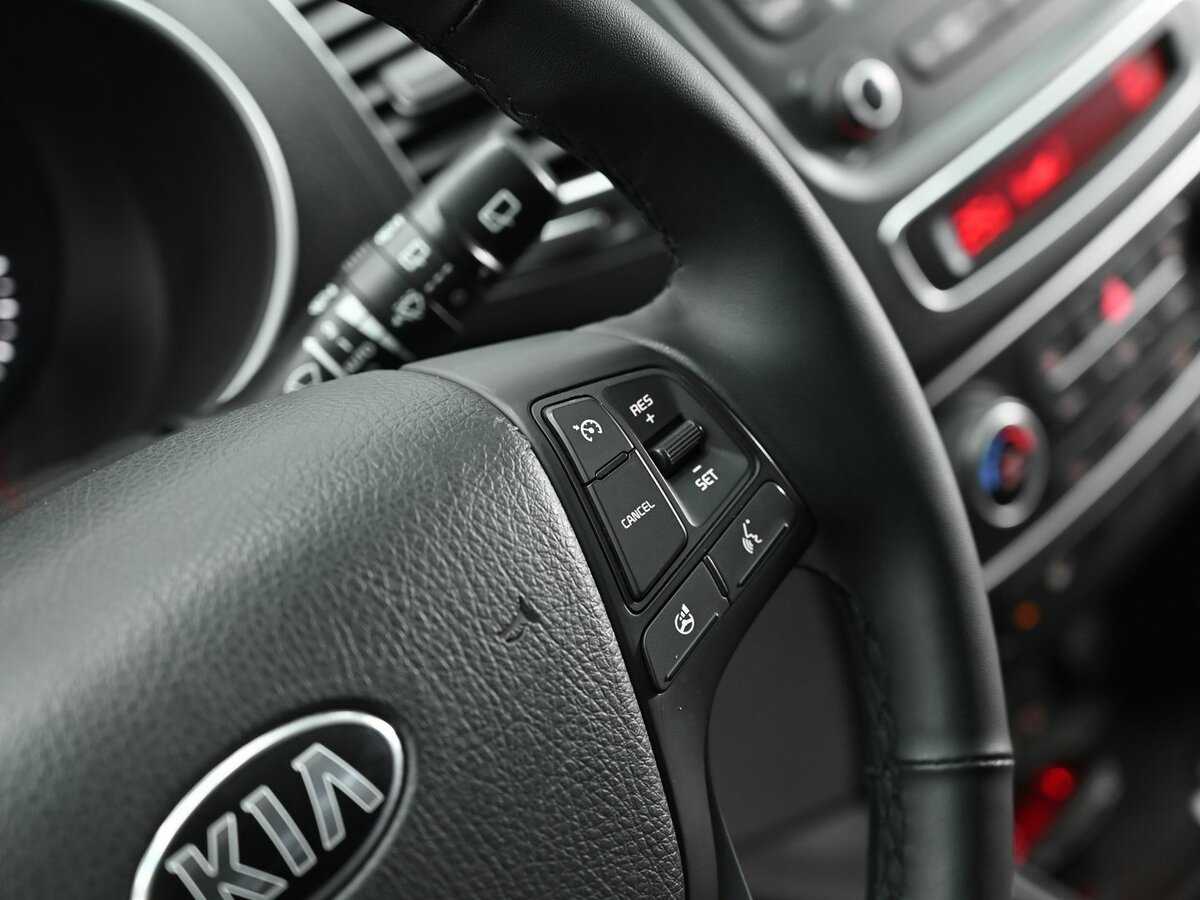 Kia Sorento с пробегом — 2015 год. Фото: #10