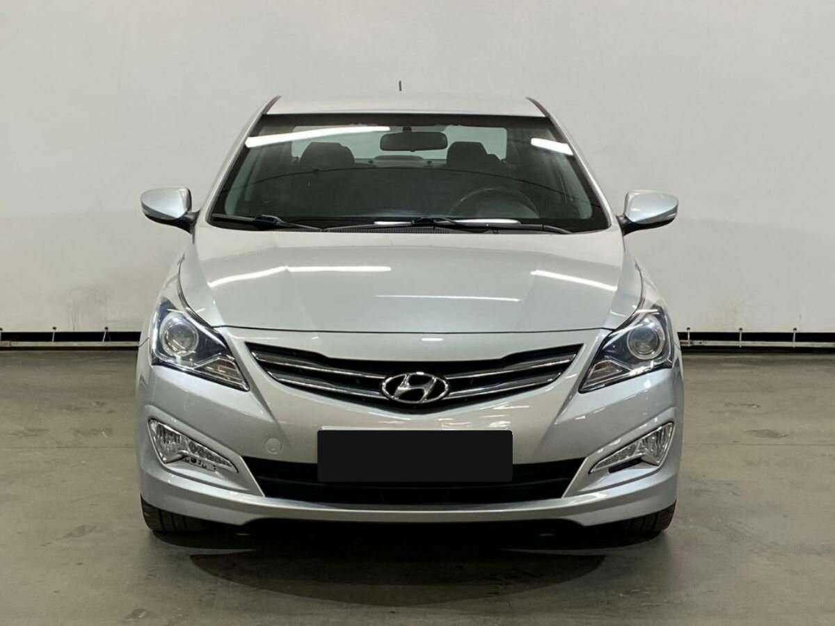 Hyundai Solaris с пробегом — 2015 год. Фото: #1