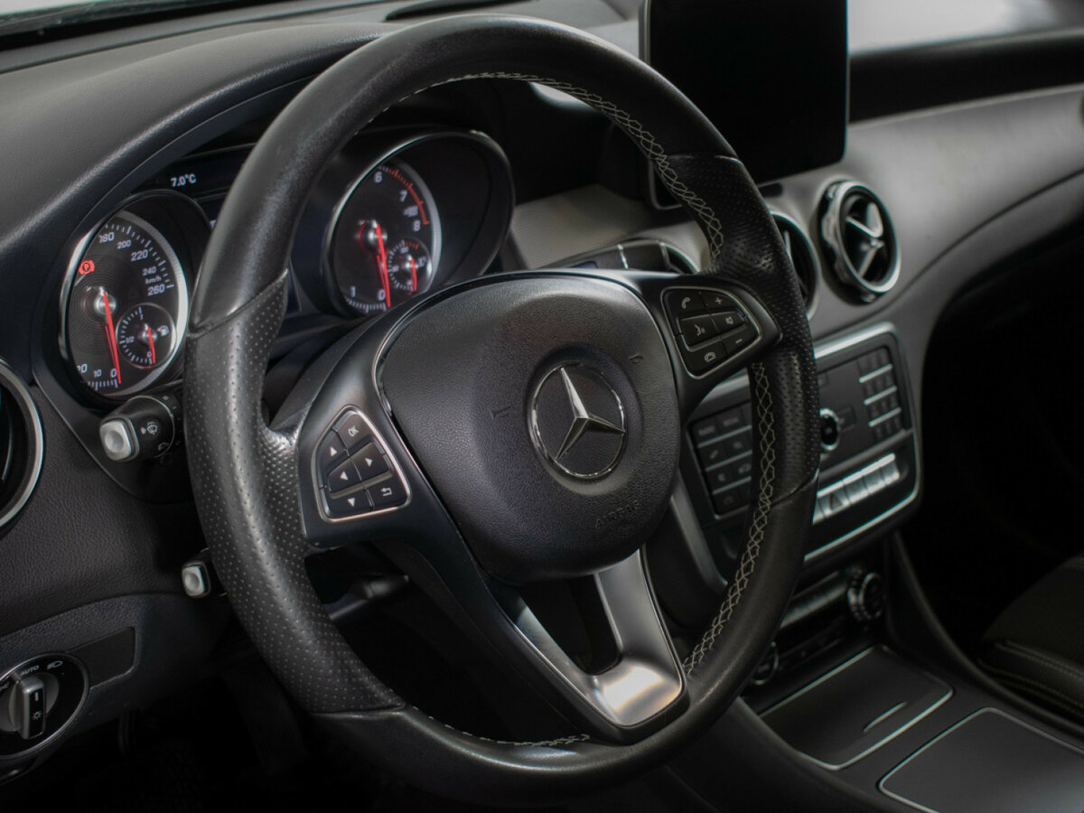 Mercedes-Benz GLA с пробегом — 2018 год. Фото: #12