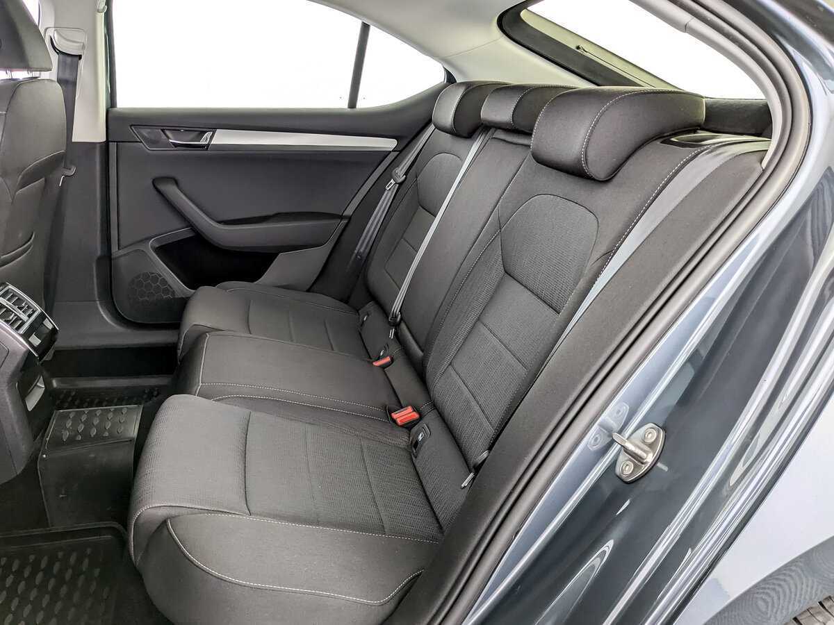 Skoda Superb с пробегом — 2019 год. Фото: #9