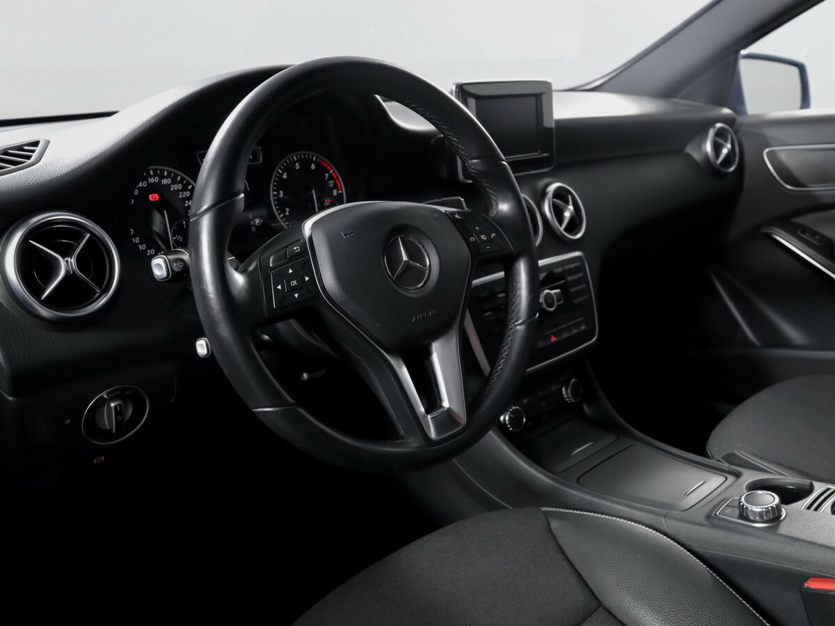 Mercedes-Benz A-Класс с пробегом — 2014 год. Фото: #10