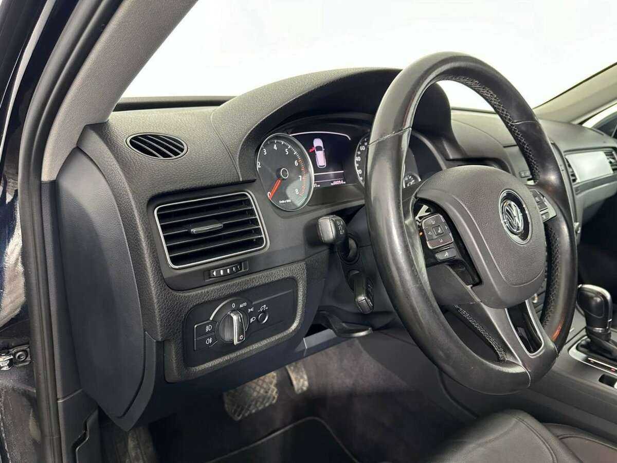 Volkswagen Touareg с пробегом — 2012 год. Фото: #8