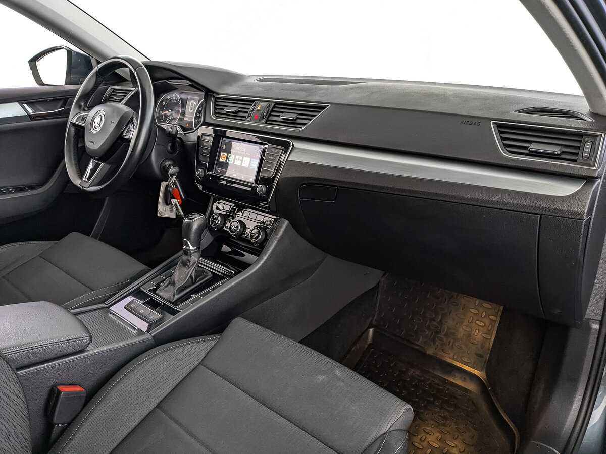 Skoda Superb с пробегом — 2018 год. Фото: #8