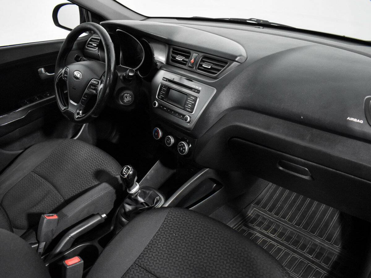 Kia Rio с пробегом — 2016 год. Фото: #11