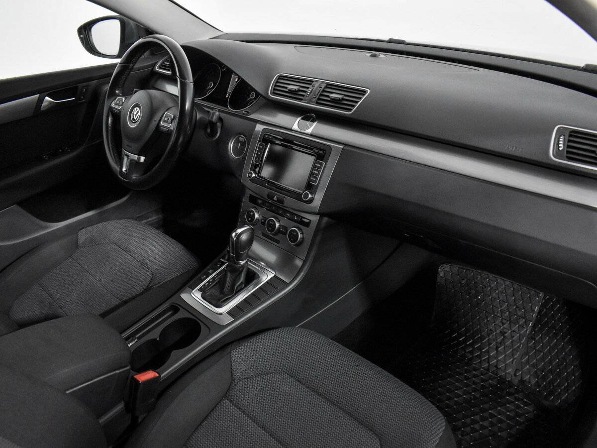 Volkswagen Passat с пробегом — 2012 год. Фото: #12