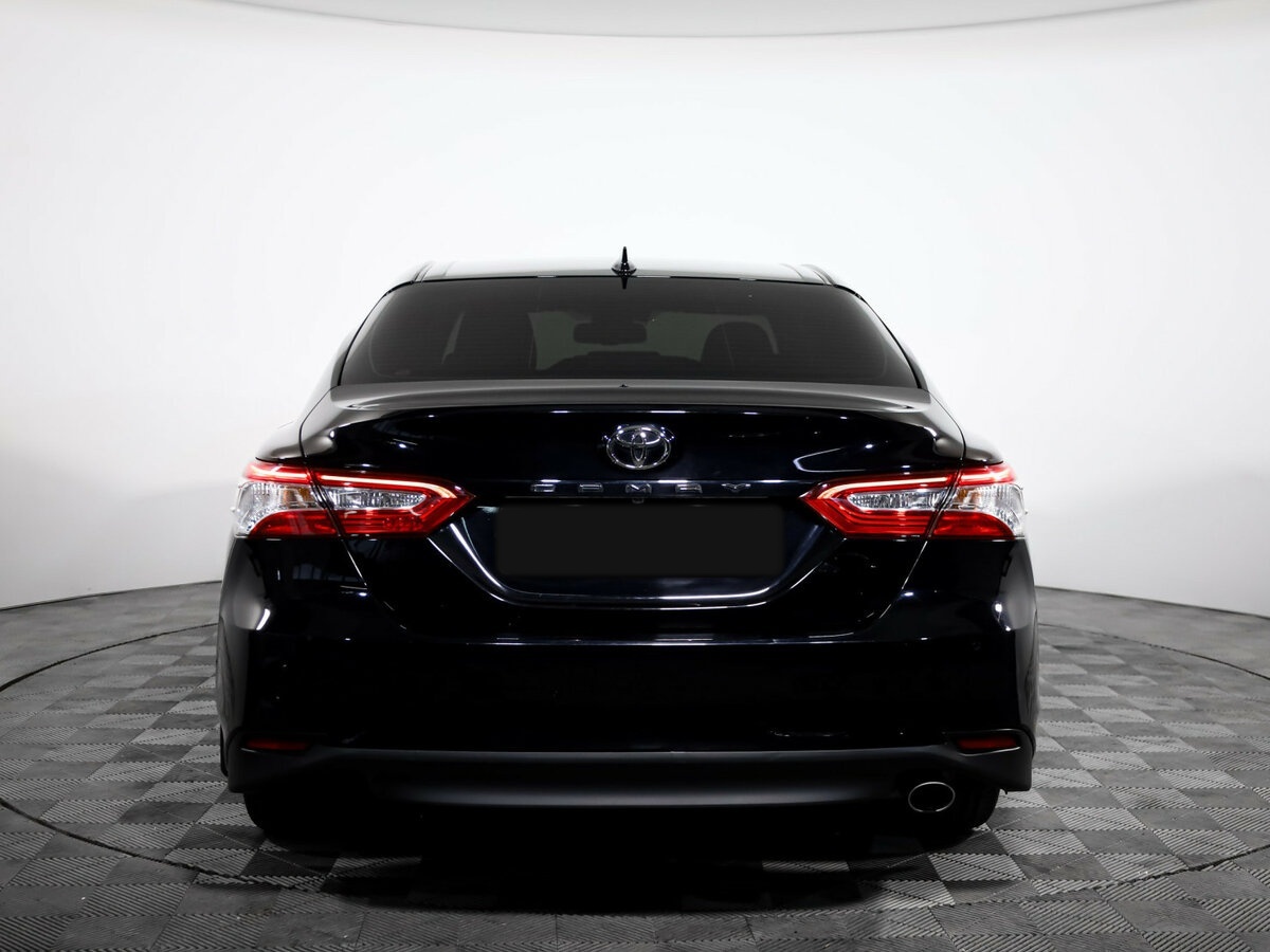 Toyota Camry с пробегом — 2021 год. Фото: #3