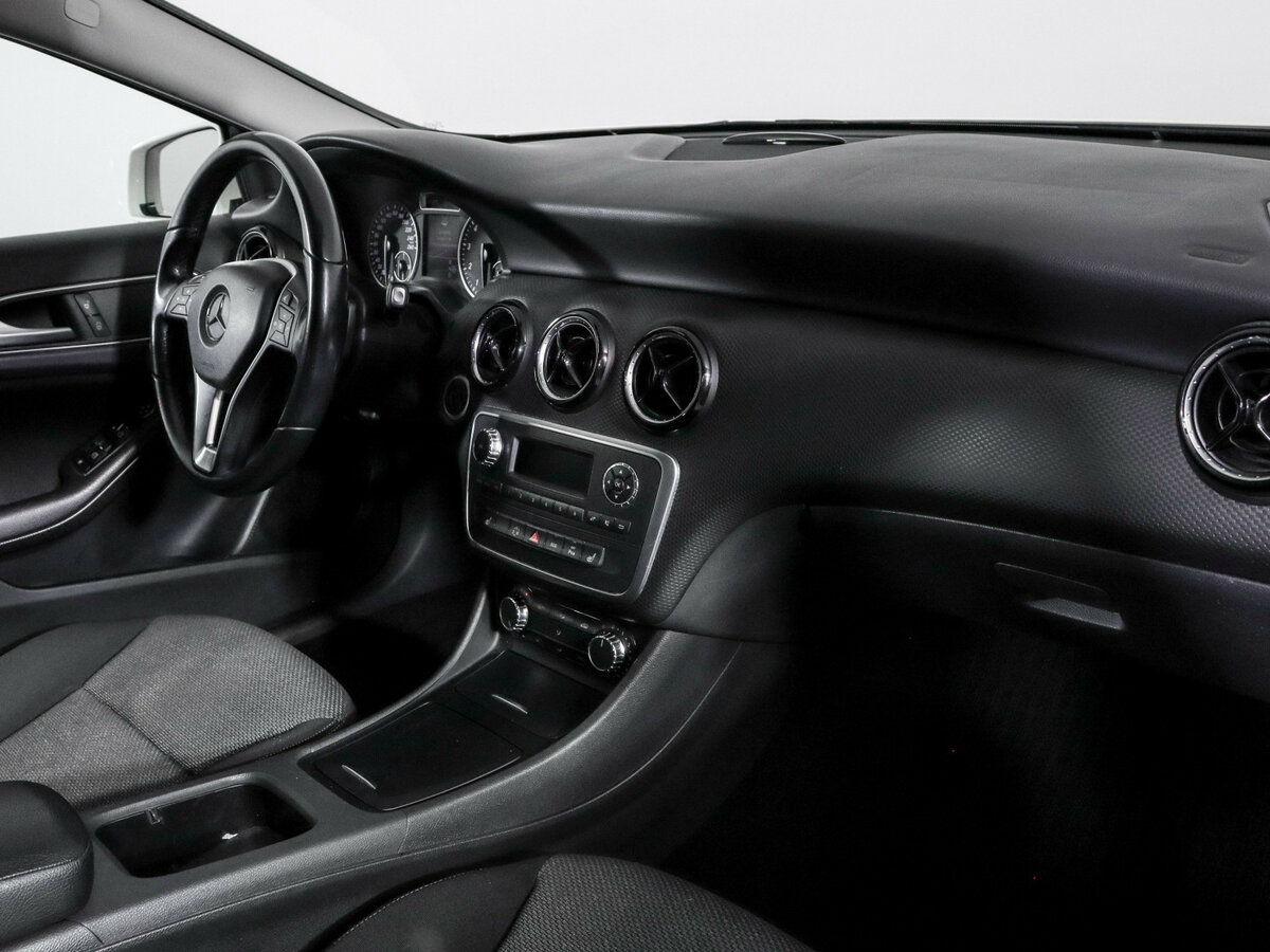 Mercedes-Benz A-Класс с пробегом — 2014 год. Фото: #6