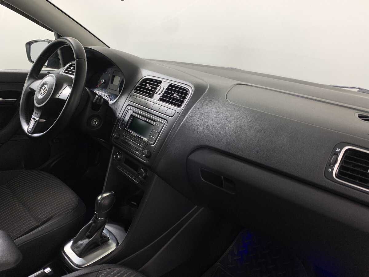 Volkswagen Polo с пробегом — 2013 год. Фото: #12