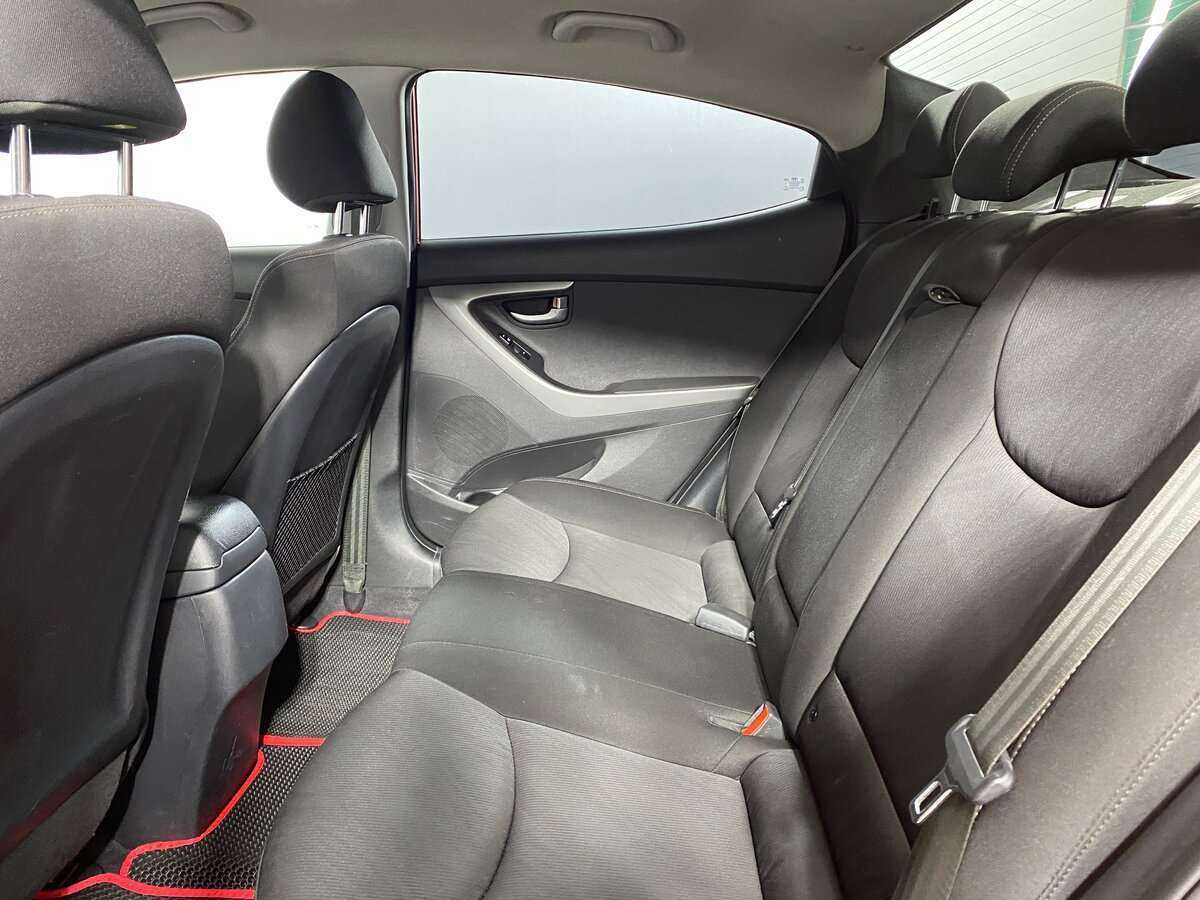 Hyundai Elantra с пробегом — 2015 год. Фото: #7