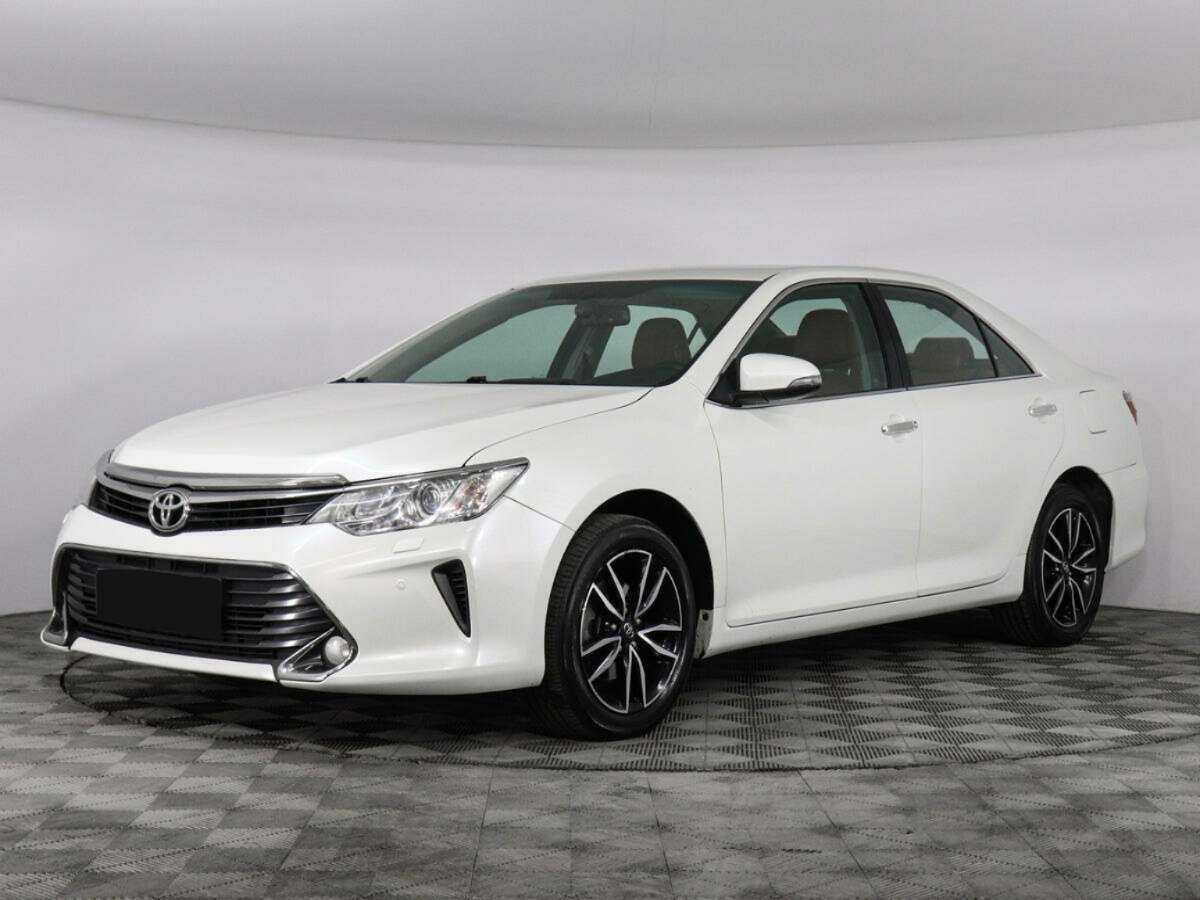Toyota Camry с пробегом — 2016 год. Посмотреть фото