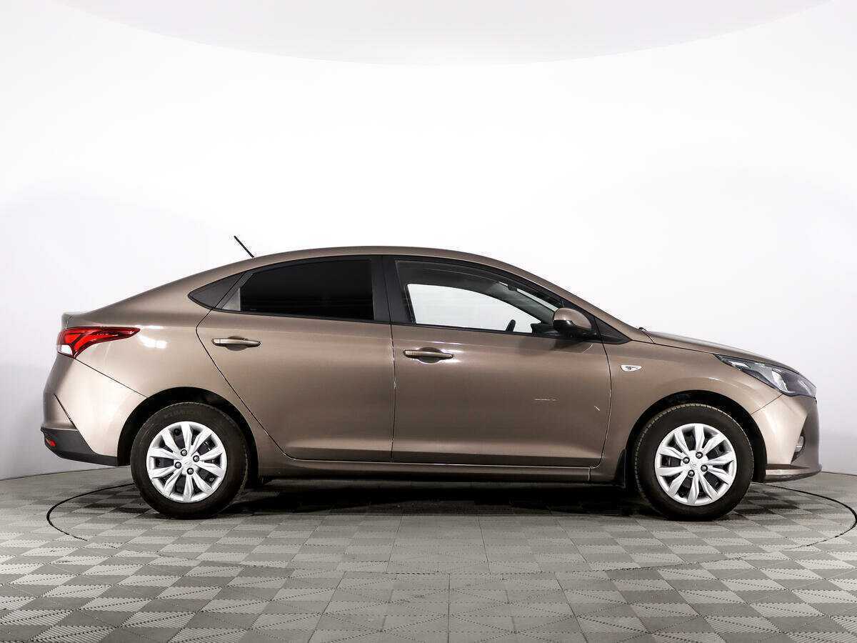 Hyundai Solaris с пробегом — 2022 год. Фото: #3