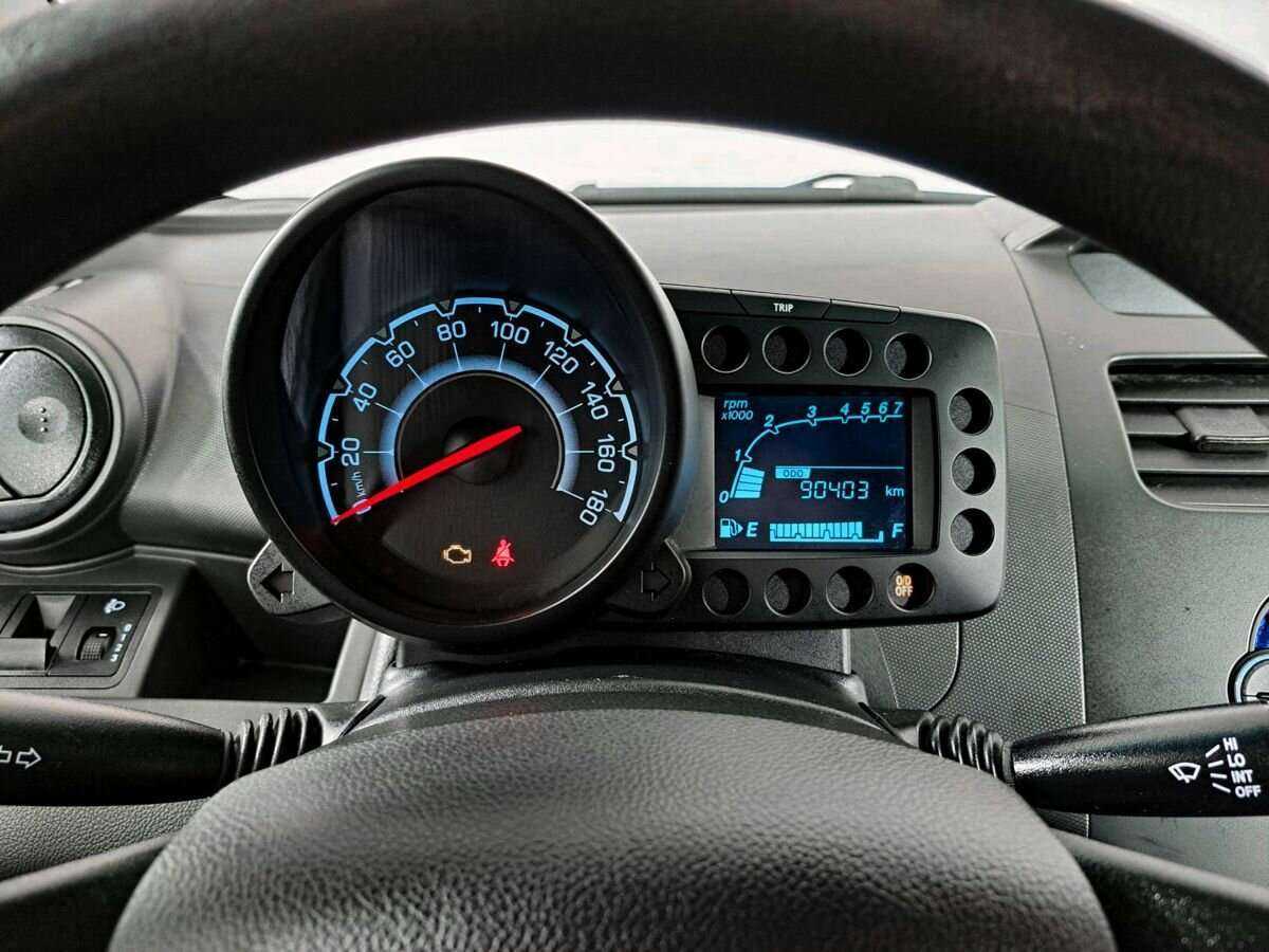 Chevrolet Spark с пробегом — 2013 год. Фото: #12