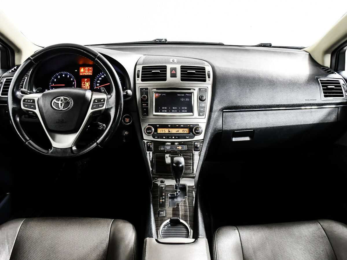 Toyota Avensis с пробегом — 2012 год. Фото: #8