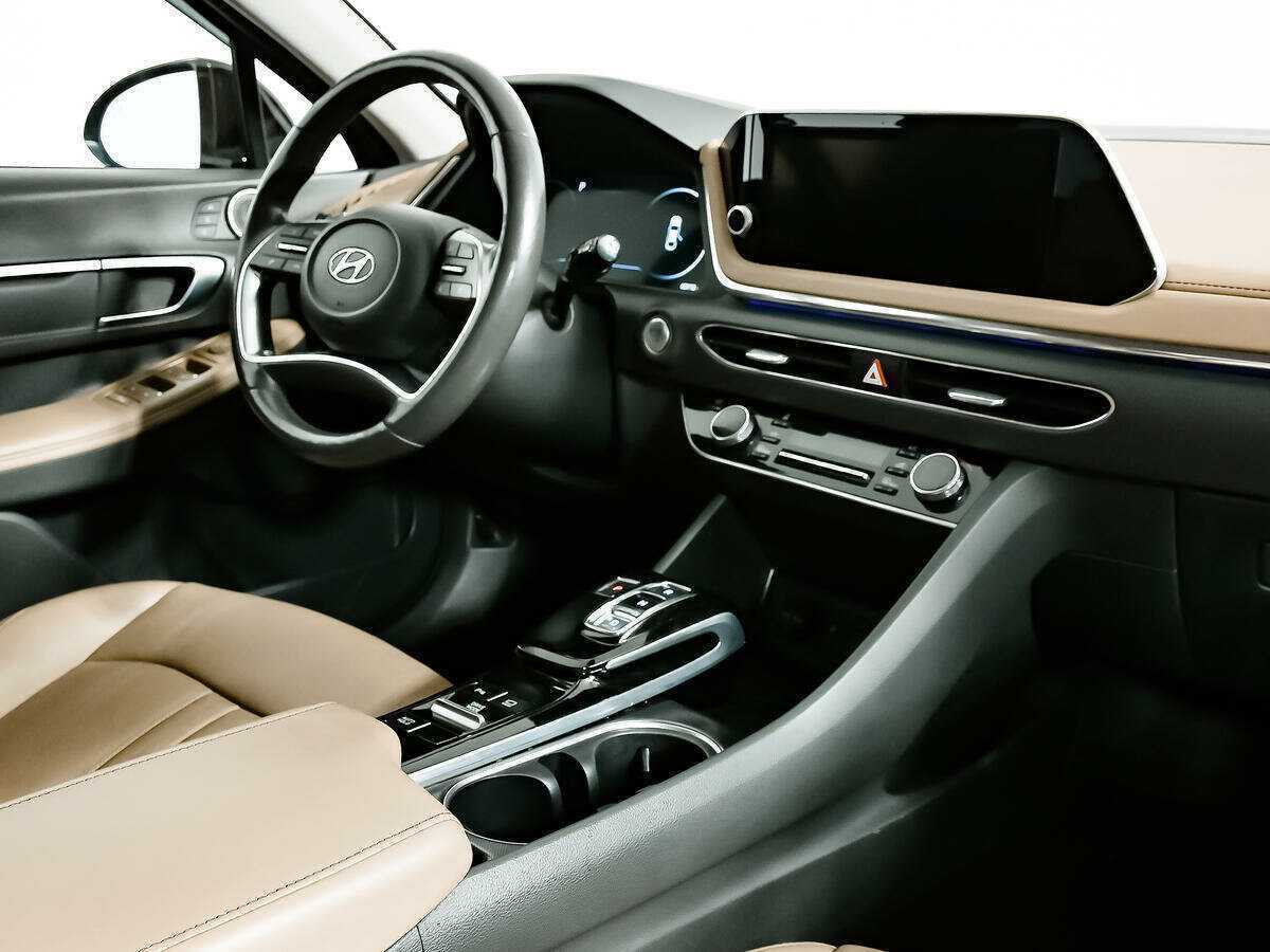 Hyundai Sonata с пробегом — 2021 год. Фото: #8