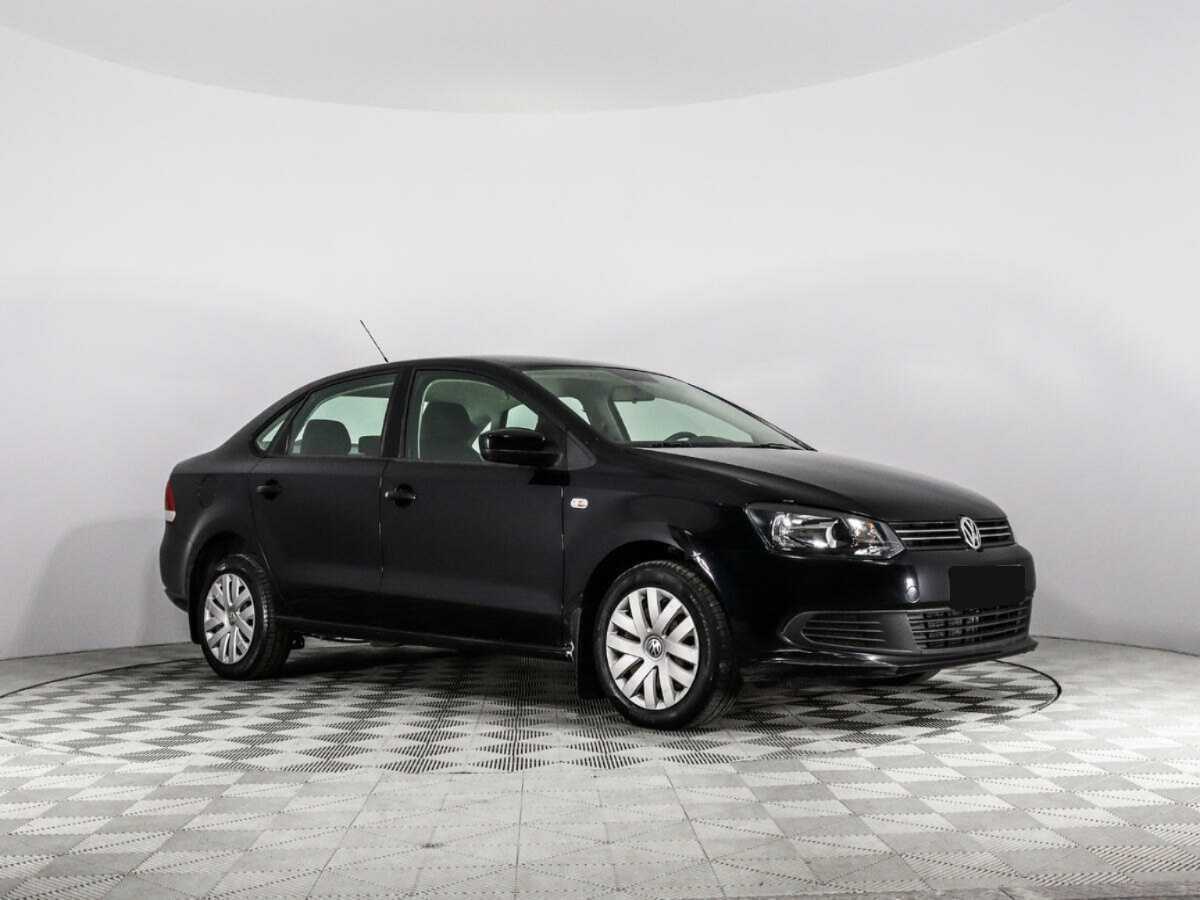 Volkswagen Polo с пробегом — 2012 год. Фото: #2