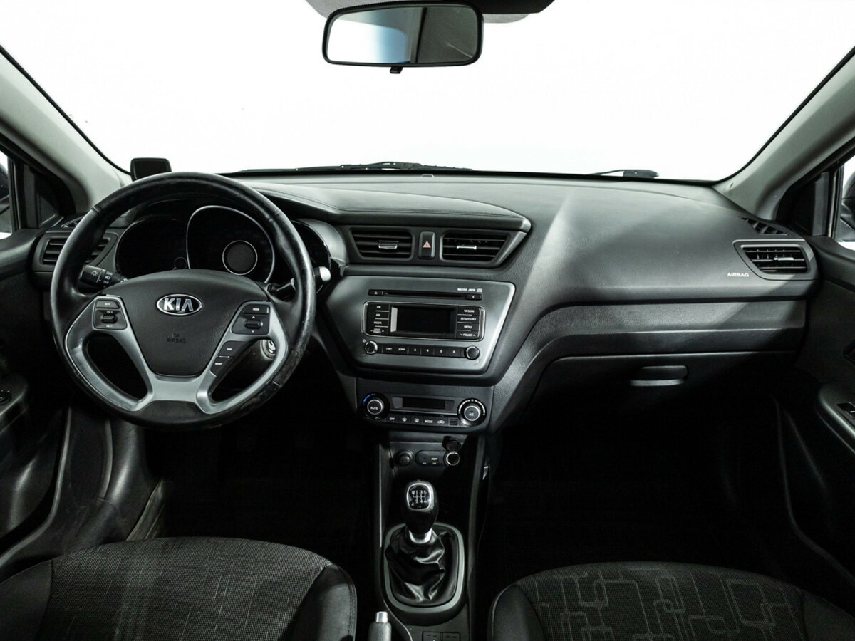 Kia Rio с пробегом — 2016 год. Фото: #12