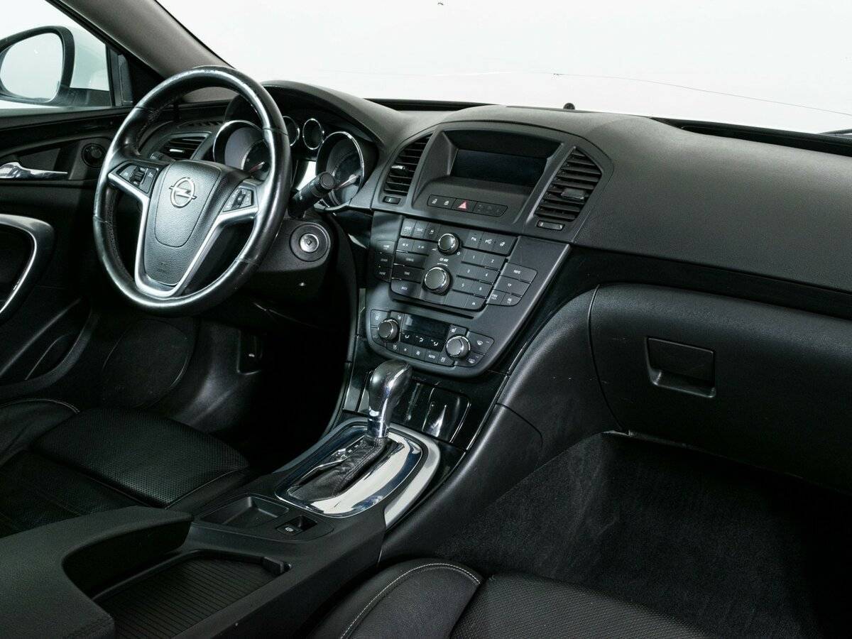 Opel Insignia с пробегом — 2012 год. Фото: #9