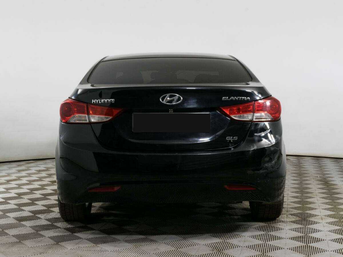 Hyundai Elantra с пробегом — 2012 год. Фото: #5