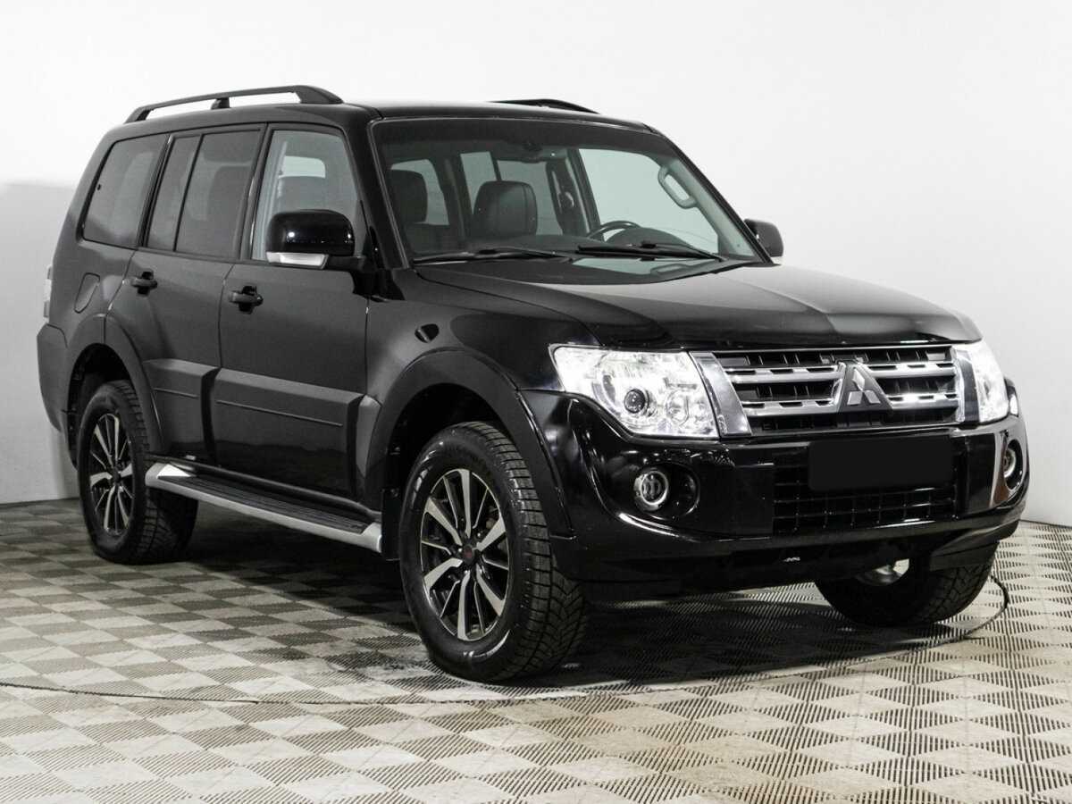 Mitsubishi Pajero с пробегом — 2012 год. Фото: #2