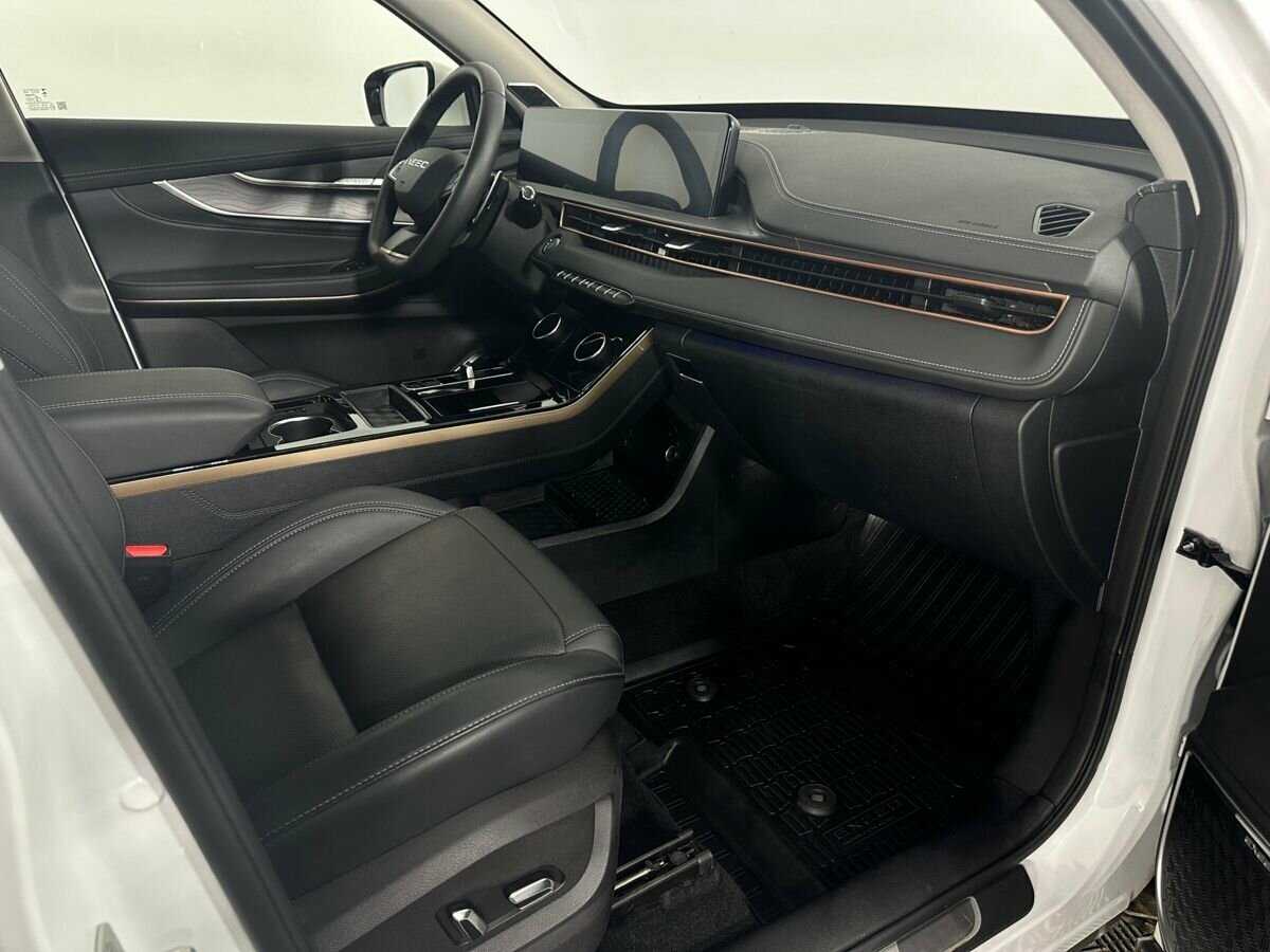 EXEED LX с пробегом — 2023 год. Фото: #13