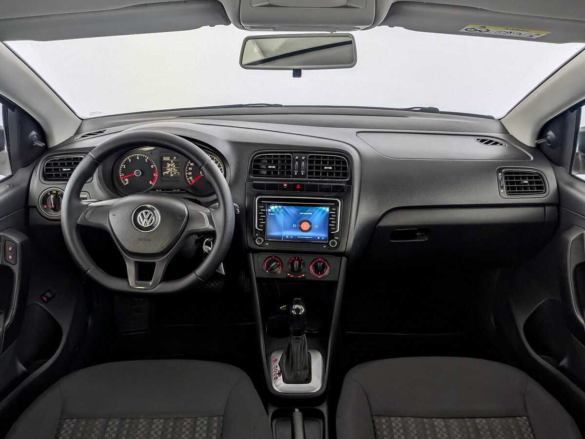 Volkswagen Polo с пробегом — 2020 год. Фото: #13