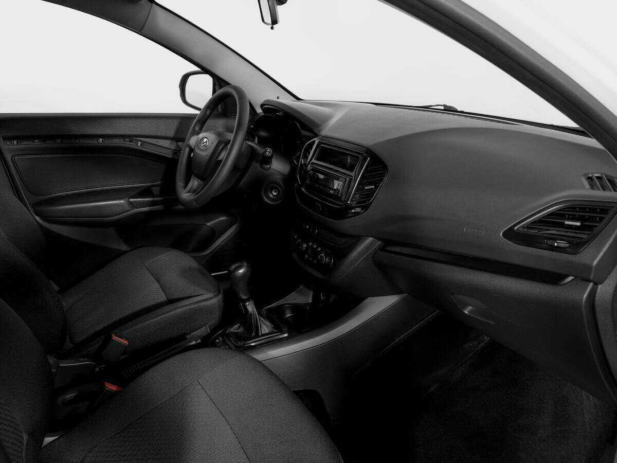 Lada (ВАЗ) Vesta с пробегом — 2019 год. Фото: #8