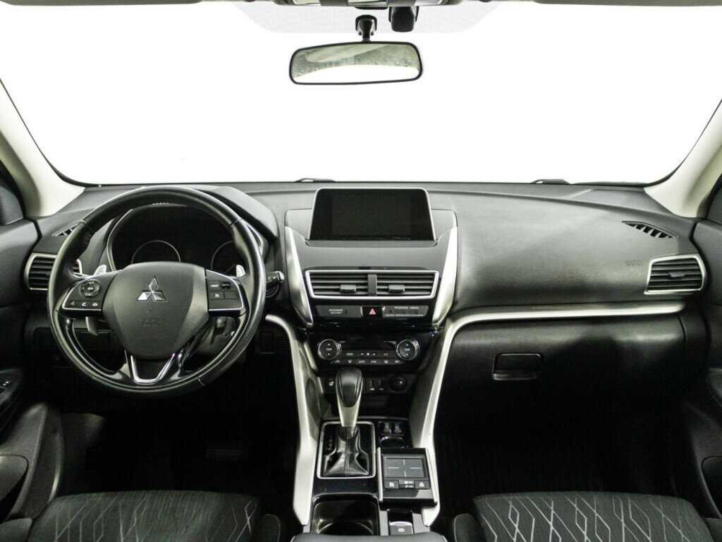 Mitsubishi Eclipse Cross с пробегом — 2018 год. Фото: #12