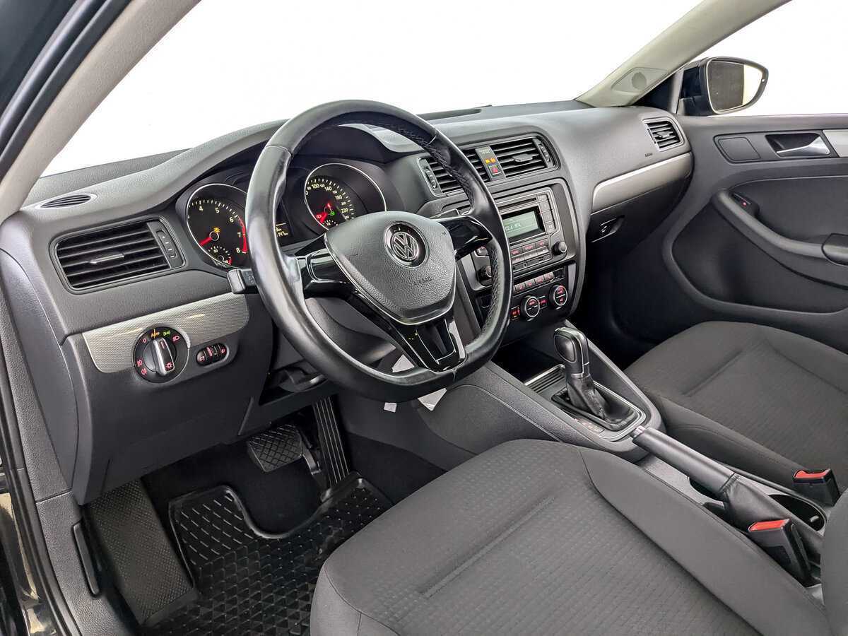 Volkswagen Jetta с пробегом — 2015 год. Фото: #13