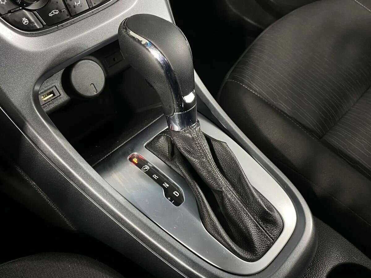 Opel Astra с пробегом — 2013 год. Фото: #15