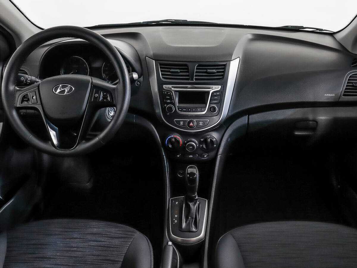 Hyundai Solaris с пробегом — 2014 год. Фото: #11