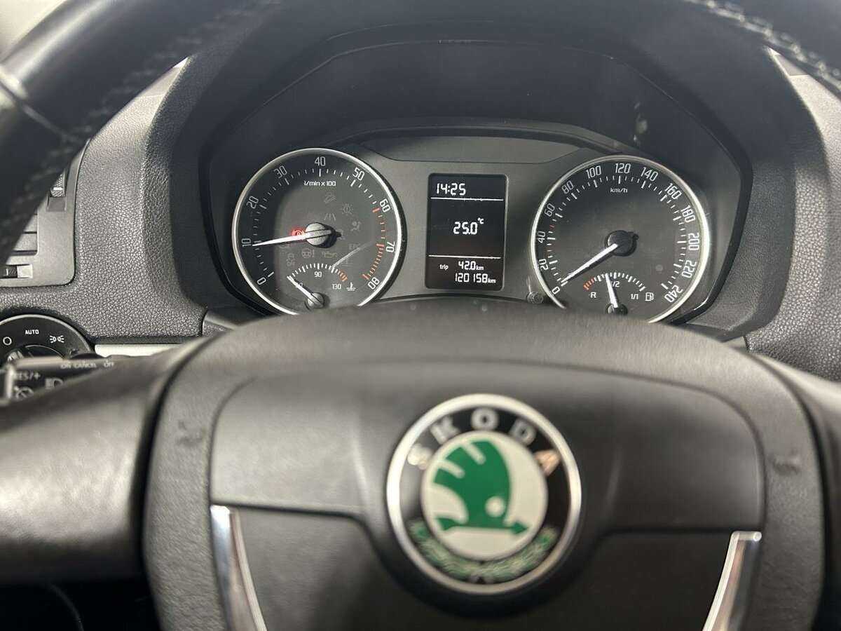 Skoda Octavia с пробегом — 2012 год. Фото: #10